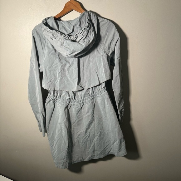Lululemon Pack & Glyde  Jacket in Silver Drop size 4 - Picture 8 of 9